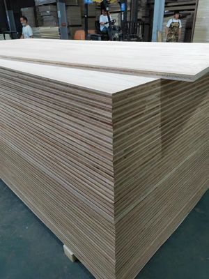 FSC 100% Сертифицированные панели белого дубового фанера размером 3-50 мм с каркасным деревянным каркасом Paulownia