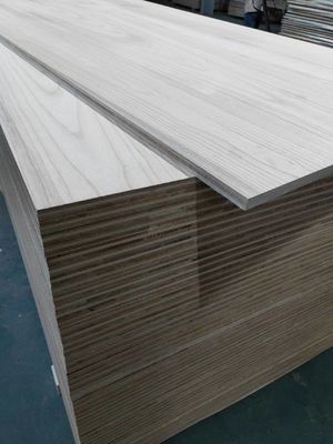FSC 100% Сертифицированные панели белого дубового фанера размером 3-50 мм с каркасным деревянным каркасом Paulownia
